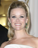 http://img205.imagevenue.com/loc401/th_66589_celebrity_paradise.com_TheElder_ReeseWitherspoon101_122_401lo.jpg