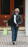 th_70880_celeb-city.org_Kylie_Minogue_leaving_her_house_in_London_01_122_433lo.jpg