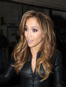 http://img205.imagevenue.com/loc371/th_85223_Jennifer_Lopez_at_Live_with_Regis_and_Kelly7_122_371lo.jpg