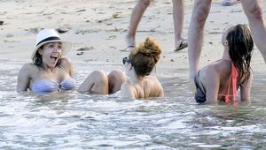 Jessica Alba – Bikini Candids in Caribbean-j4fmes67nj.jpg