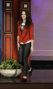 http://img205.imagevenue.com/loc550/th_395253611_Kristen_Stewart_Appears_on_The_Tonight_Show_with_Jay_Leno2_122_550lo.jpg